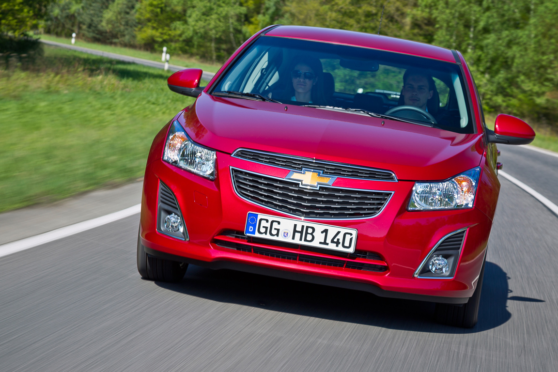 Фото 27 — Chevrolet Cruze: обзор салона и экстерьера